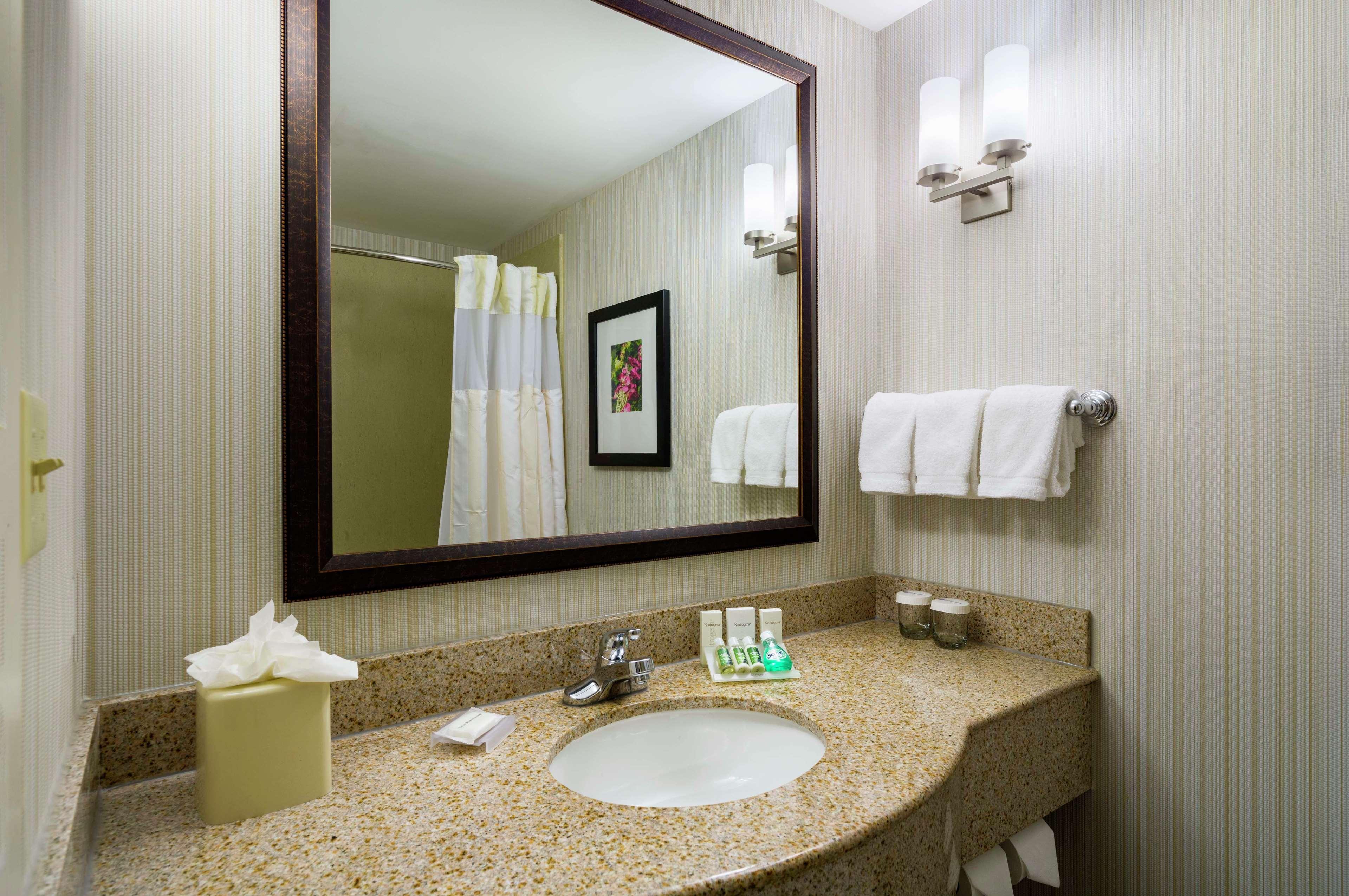 Hilton Garden Inn Queens/JFK New York Buitenkant foto