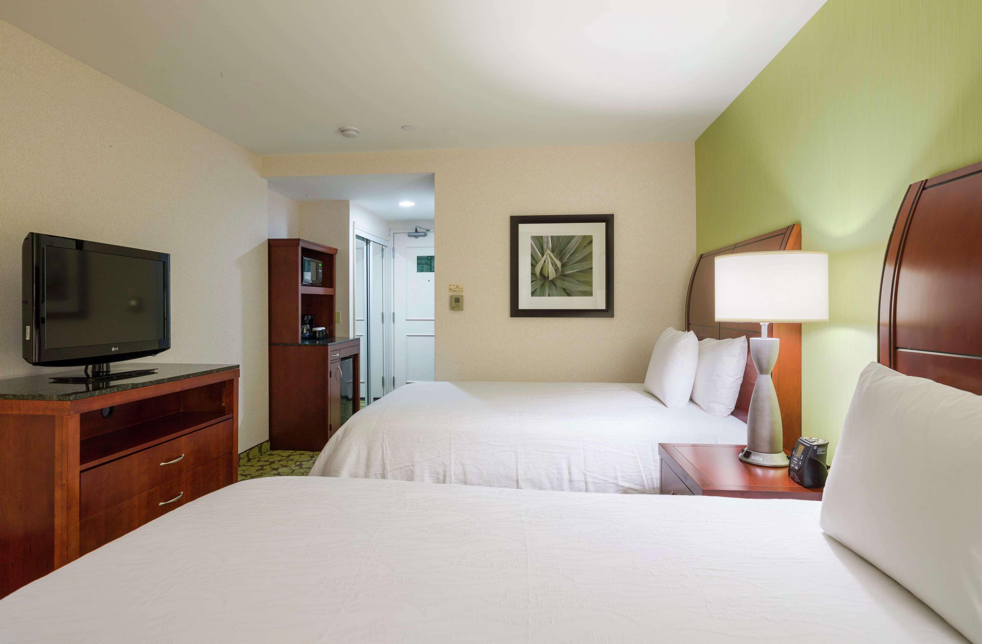 Hilton Garden Inn Queens/JFK New York Buitenkant foto