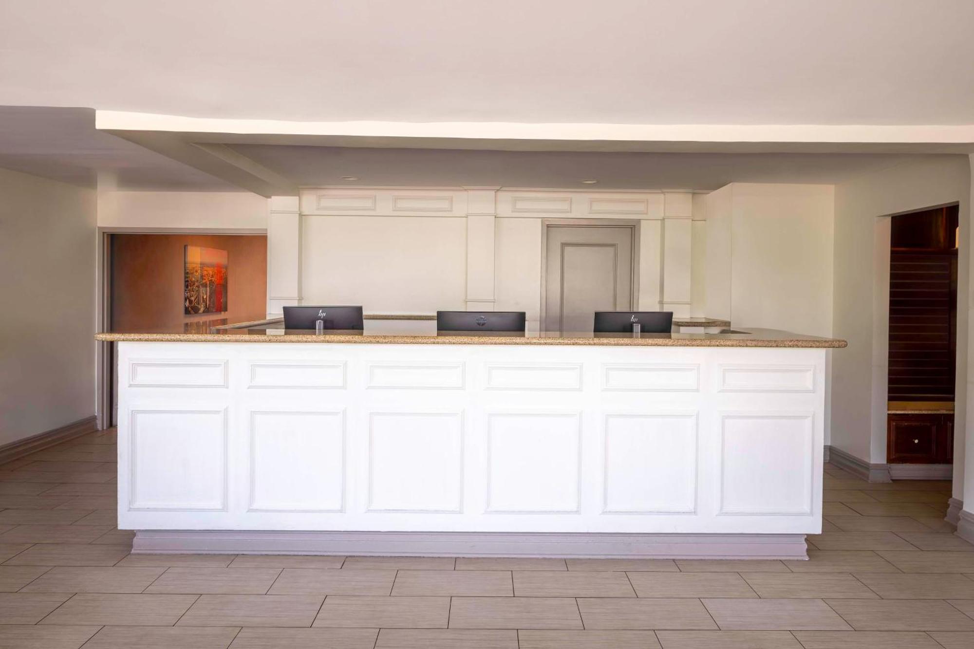 Hilton Garden Inn Queens/JFK New York Buitenkant foto